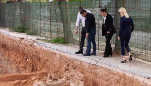 Αυτοψία στα σημεία όπου υλοποιούνται κρίσιμα έργα για τα Βριλήσσια πραγματοποιήσαν ο Περιφερειάρχης Αττικής Νίκος Χαρδαλιάς και ο Δήμαρχος Βριλησσίων Γιάννης Πισιμίσης. Αυτοψία στα σημεία όπου υλοποιούνται κρίσιμα έργα για τα Βριλήσσια πραγματοποιήσαν ο Περιφερειάρχης Αττικής Νίκος Χαρδαλιάς και ο Δήμαρχος Βριλησσίων Γιάννης Πισιμίσης.