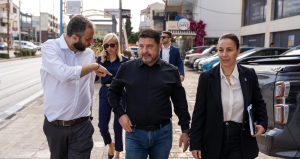 Αυτοψία στα σημεία όπου υλοποιούνται κρίσιμα έργα για τα Βριλήσσια πραγματοποιήσαν ο Περιφερειάρχης Αττικής Νίκος Χαρδαλιάς και ο Δήμαρχος Βριλησσίων Γιάννης Πισιμίσης. Αυτοψία στα σημεία όπου υλοποιούνται κρίσιμα έργα για τα Βριλήσσια πραγματοποιήσαν ο Περιφερειάρχης Αττικής Νίκος Χαρδαλιάς και ο Δήμαρχος Βριλησσίων Γιάννης Πισιμίσης.