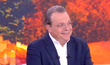 Σημείωσε ότι οι τιμές τριπλασιάζονται από το χωράφι στο ράφι, ενώ επικαλέστηκε στοιχεία της Eurostat που κατατάσσουν την Ελλάδα δεύτερη στους χαμηλότερους μέσους μισθούς.