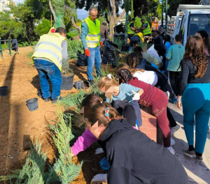 Νέα Φιλαδέλφεια  Νέα Χαλκηδόνα: «Δενδροφύτευση στην οδό Πίνδου» Και αυτή η δέσμευση έγινε πράξη