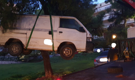 Ηράκλειο Αττικής:  Εκστρατεία Νοεμβρίου για την απομάκρυνση εγκαταλελειμμένων αυτοκινήτων