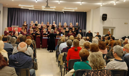 Μουσική και τραγούδια του μεγάλου Μίκη Θεοδωράκη στην συναυλία που διοργάνωσε ο Δήμος Ηρακλείου Αττικής για τα 100 χρόνια από τη γέννησή του