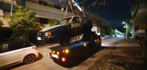 Ηράκλειο Αττικής: Συνεχίζεται η απομάκρυνση των εγκαταλελειμμένων οχημάτων από δρόμους της πόλης