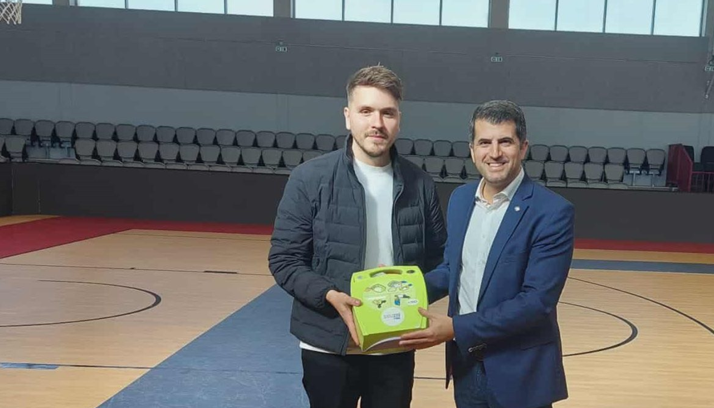 Κηφισιά: Το  Ζηρίνειο Στάδιο απέκτησε έναν νέο αυτόματο εξωτερικό απινιδωτή