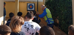 Οι μαθητές ξεναγήθηκαν στο Μουσείο, παρακολούθησαν την ταινία της ιστορίας του Μαραθωνίου και συμμετείχαν σε αθλητικές δράσεις .