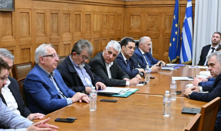 Ο Δήμαρχος Αμαρουσίου στις συναντήσεις της ΚΕΔΕ με ΠΑΣΟΚ και ΣΥΡΙΖΑ ενόψει του Προϋπολογισμού 2026