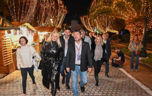 Φαντασμαγορική εκκίνηση για τις εορταστικές εκδηλώσεις της Περιφέρειας Αττικής στο Χριστουγεννιάτικο χωριό Protergia Φαντασμαγορική εκκίνηση για τις εορταστικές εκδηλώσεις της Περιφέρειας Αττικής στο Χριστουγεννιάτικο χωριό Protergia