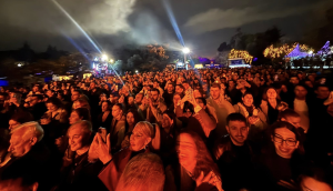 Φαντασμαγορική εκκίνηση για τις εορταστικές εκδηλώσεις της Περιφέρειας Αττικής στο Χριστουγεννιάτικο χωριό Protergia Φαντασμαγορική εκκίνηση για τις εορταστικές εκδηλώσεις της Περιφέρειας Αττικής στο Χριστουγεννιάτικο χωριό Protergia