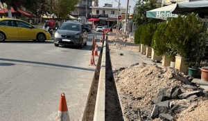 Λυκόβρυση Πεύκη: Τα πεζοδρόμια της κεντρικής πλατείας Λυκόβρυσης, μεγαλώνουν Λυκόβρυση Πεύκη: Τα πεζοδρόμια της κεντρικής πλατείας Λυκόβρυσης, μεγαλώνουν