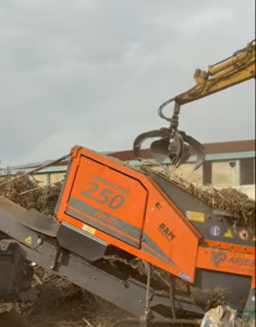 Λυκόβρυση Πεύκη: Δήμος μηδένισε τα δρομολόγια μεταφοράς κλαδιών στο εργοστάσιο του ΕΔΣΝΑ εξοικονομώντας εκατοντάδες ευρώ Λυκόβρυση Πεύκη: Δήμος μηδένισε τα δρομολόγια μεταφοράς κλαδιών στο εργοστάσιο του ΕΔΣΝΑ εξοικονομώντας εκατοντάδες ευρώ