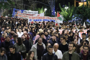 Πολυτεχνείο: Περισσότεροι από 15.000 διαδηλωτές στη μεγάλη, ειρηνική πορεία Πολυτεχνείο: Περισσότεροι από 15.000 διαδηλωτές στη μεγάλη, ειρηνική πορεία