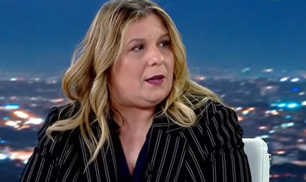 Μήνυμα δυσαρέσκειας στις διοικήσεις των ΕΛΤΑ από την Μαρία Συρεγγέλα για το μαζικό «λουκέτου» σε 204 καταστήματα