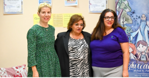 Λυκόβρυση Πεύκη: Γοήτευσαν τους λιλιπούτειους φίλους μας οι «Γελωτοασπίδες» της Φιλιώς Λαζανά Λυκόβρυση Πεύκη: Γοήτευσαν τους λιλιπούτειους φίλους μας οι «Γελωτοασπίδες» της Φιλιώς Λαζανά