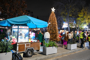 Λυκόβρυση Πεύκη: Με γιορτινή λαμπρότητα η φωταγώγηση του χριστουγεννιάτικου δέντρου στη Λυκόβρυση Λυκόβρυση Πεύκη: Με γιορτινή λαμπρότητα η φωταγώγηση του χριστουγεννιάτικου δέντρου στη Λυκόβρυση