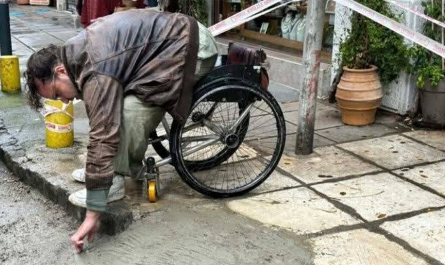 Θεσσαλονίκη: Απίστευτο κι όμως αληθινό - Άτομο με κινητικά προβλήματα έφτιαξε μονός του μια ράμπα σε δρόμο που περνάει καθημερινά