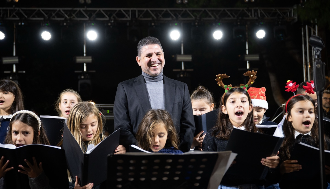 Αγία Παρασκευή: Μαγική γιορτή με το Ανάμα του  Χριστούγεννα Δέντρου