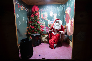 Αγία Παρασκευή: Μαγική γιορτή με το Ανάμα του  Χριστούγεννα Δέντρου