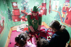 Αγία Παρασκευή: Μαγική γιορτή με το Ανάμα του  Χριστούγεννα Δέντρου