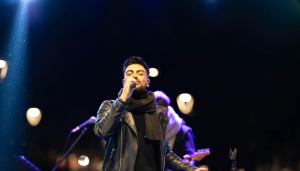 Η Αγία Παρασκευή «Πλημμύρισε» φως και προσφορά - Μια μαγική βραδιά με το Santa Run και τους Prestige