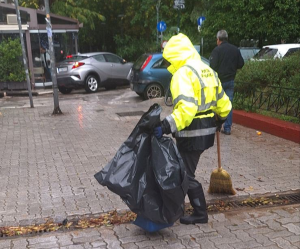 Η Διεύθυνση Καθαριότητας και Ανακύκλωσης του Δήμου Αθηναίων βρίσκεται από χθες σε πλήρη επιχειρησιακή ετοιμότητα