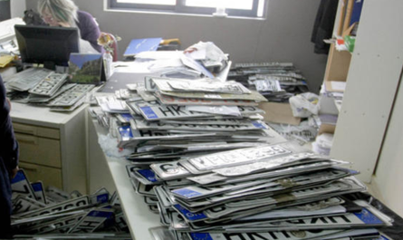 Επιστροφή πινακίδων από τον Δήμο Αθηναίων για την εορταστική περίοδο