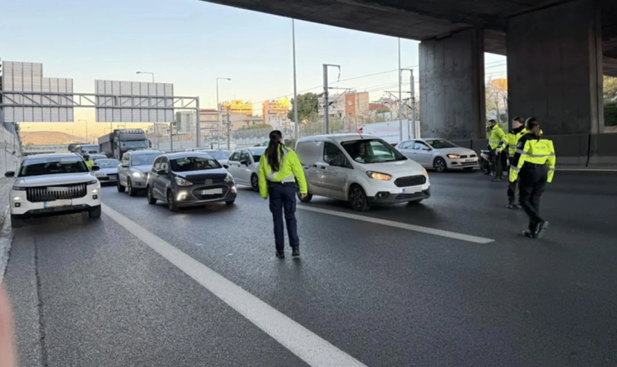Σύλληψη Μοτοσικλετιστή στην Αττική Οδό για Επίθεση σε Αστυνομικούς