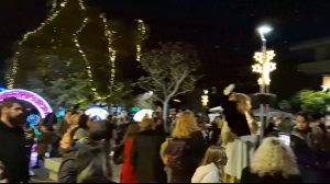 Η Μαγεία των Χριστουγέννων άναψε στα Βριλήσσια - Φωταγώγηση του χριστουγεννιάτικου δέντρου της πόλης Η Μαγεία των Χριστουγέννων άναψε στα Βριλήσσια - Φωταγώγηση του χριστουγεννιάτικου δέντρου της πόλης