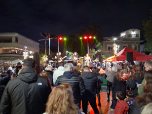 Η Μαγεία των Χριστουγέννων άναψε στα Βριλήσσια - Φωταγώγηση του χριστουγεννιάτικου δέντρου της πόλης Η Μαγεία των Χριστουγέννων άναψε στα Βριλήσσια - Φωταγώγηση του χριστουγεννιάτικου δέντρου της πόλης