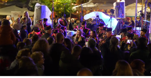 Η Μαγεία των Χριστουγέννων άναψε στα Βριλήσσια - Φωταγώγηση του χριστουγεννιάτικου δέντρου της πόλης Η Μαγεία των Χριστουγέννων άναψε στα Βριλήσσια - Φωταγώγηση του χριστουγεννιάτικου δέντρου της πόλης