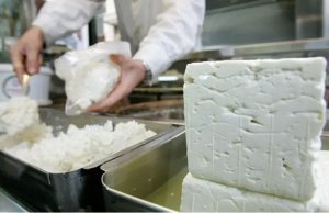 «Κίνδυνος έλλειψης φέτας» Η ευλογιά των προβάτων απειλεί το κορυφαίο εξαγώγιμο προϊόν της χώρας μας «Κίνδυνος έλλειψης φέτας» Η ευλογιά των προβάτων απειλεί το κορυφαίο εξαγώγιμο προϊόν της χώρας μας