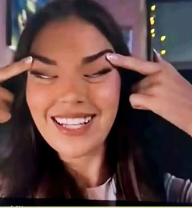 Φιλανδία: Αφαίρεση τίτλου Miss Finland για ρατσιστική χειρονομία σε ανάρτηση στα μέσα κοινωνικής δικτύωσης Φιλανδία: Αφαίρεση τίτλου Miss Finland για ρατσιστική χειρονομία σε ανάρτηση στα μέσα κοινωνικής δικτύωσης