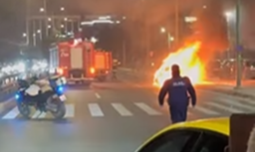 Φωτιά σε αυτοκίνητο στην Κηφισίας στο ύψος της Φιλοθέης