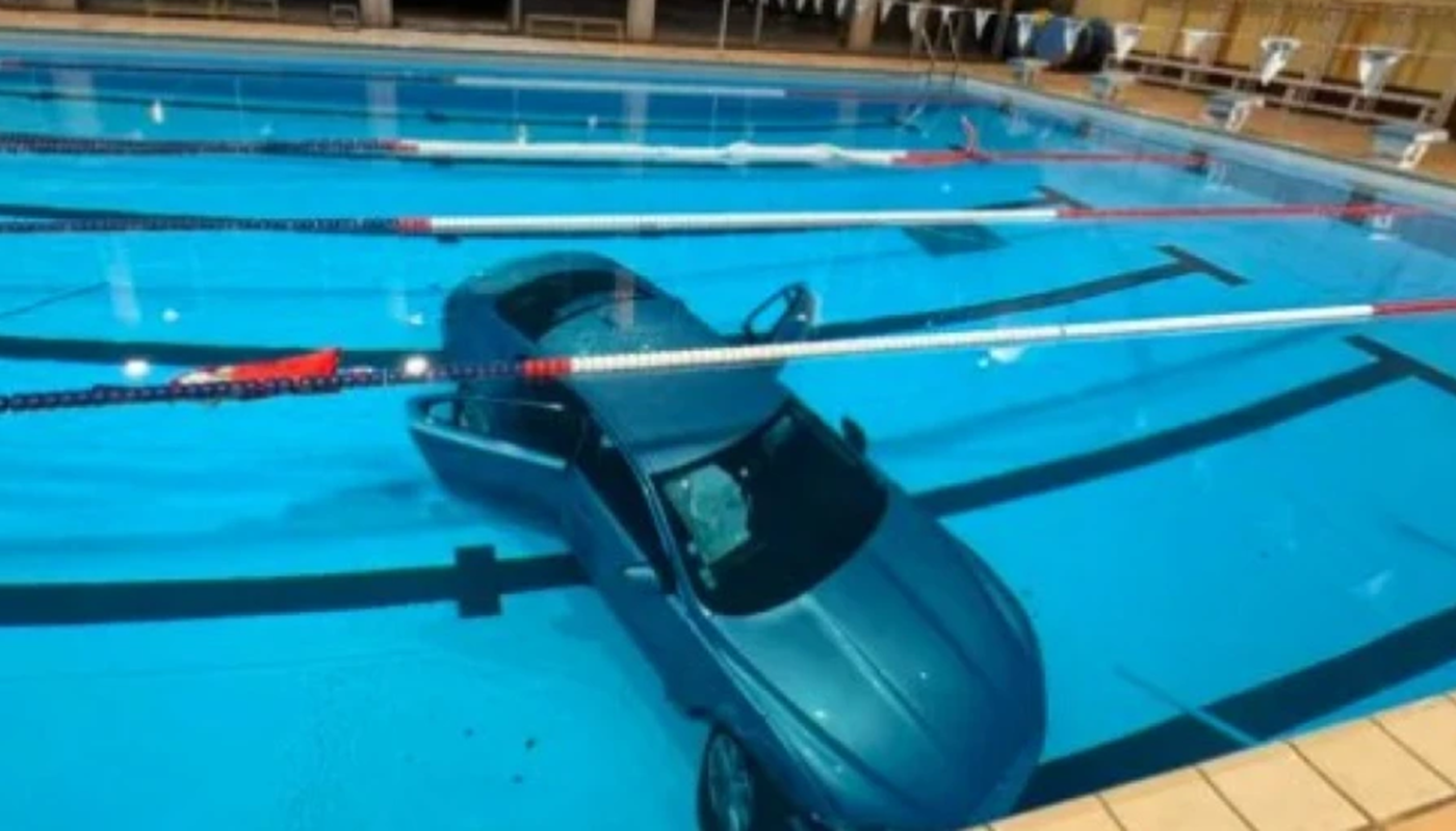 Γαλλία: «Σώθηκαν μητέρα και κόρη από πνιγμό» Αυτοκίνητο κατέληξε σε πισίνα στη Μασσαλία