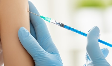 Το LungVax: «Πρόκειται για το πρώτο πειραματικό εμβόλιο που στοχεύει στην πρόληψη του καρκίνου του πνεύμονα.»