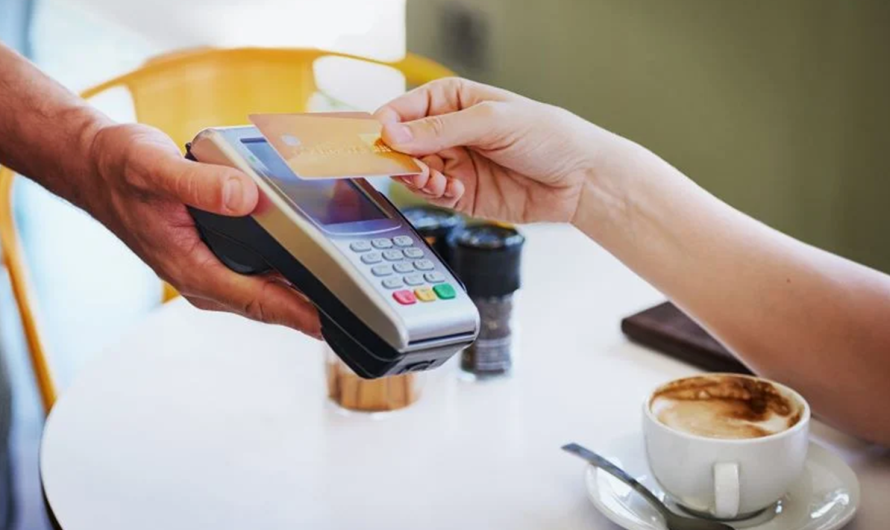 Υποχρεωτικές από σήμερα παντού οι πληρωμές και με IRIS – Τι αλλάζει