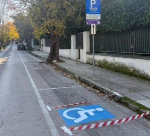 Κηφισιά: Νέες θέσεις ΑΜΕΑ στην ελεγχόμενη στάθμευση «Η προσβασιμότητα στην πράξη» Κηφισιά: Νέες θέσεις ΑΜΕΑ στην ελεγχόμενη στάθμευση «Η προσβασιμότητα στην πράξη»