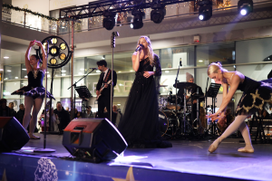 Η Κηφισιά φωταγώγησε το Χριστουγεννιάτικο δέντρο της