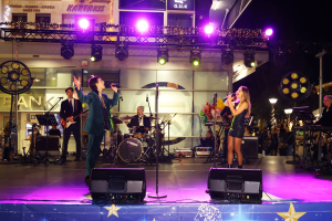 Η Κηφισιά φωταγώγησε το Χριστουγεννιάτικο δέντρο της