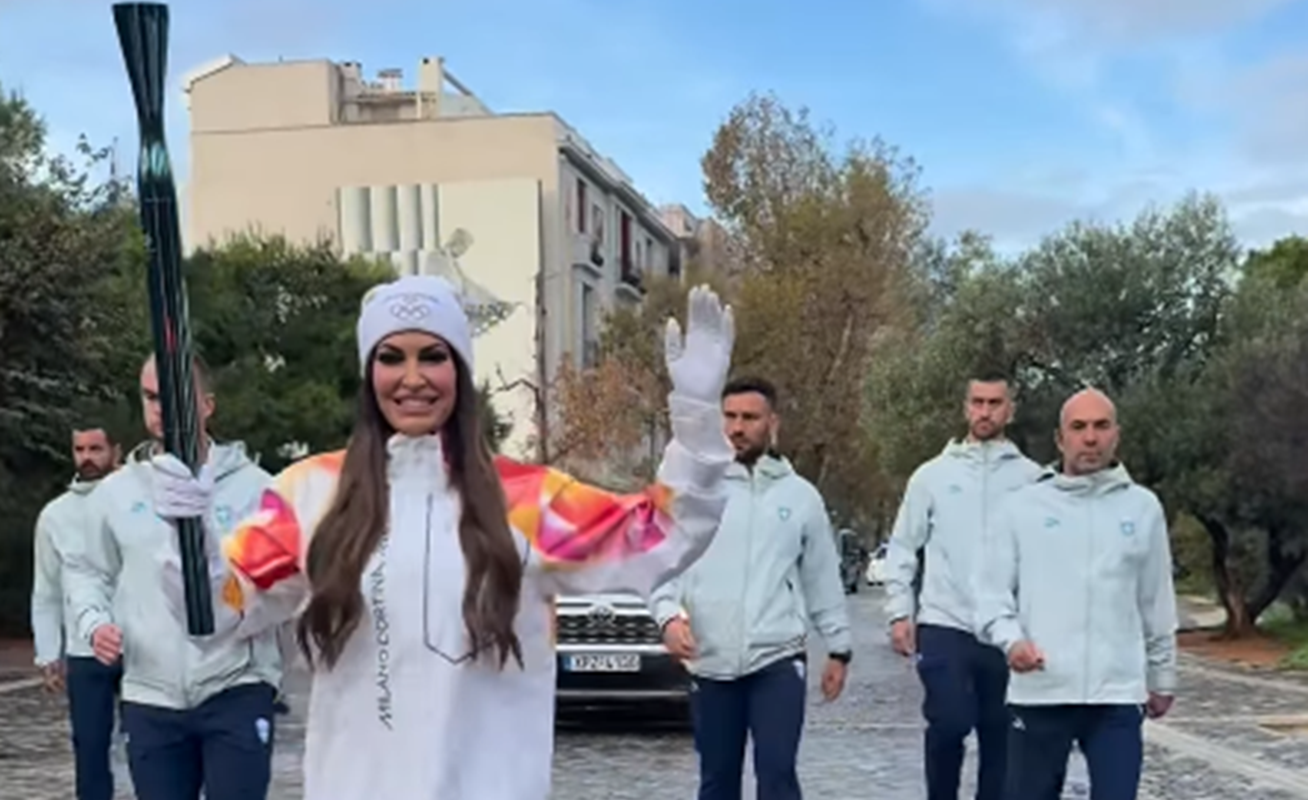 Η Πρέσβης των ΗΠΑ Κίμπερλι Γκίλφοϊλ στην Λαμπαδηδρομία για τους Χειμερινούς Αγώνες «Milano Cortina 2026»