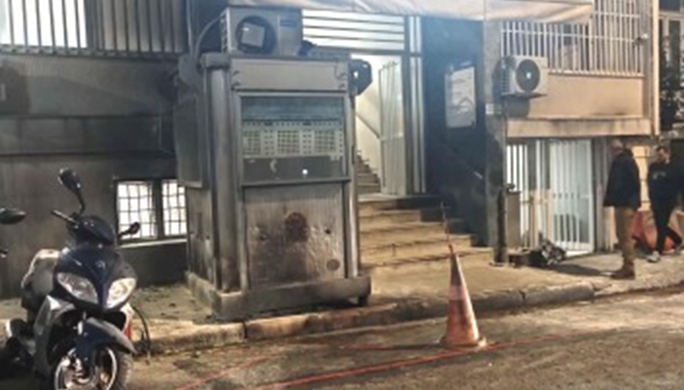 Αθήνα: Επίθεση με μολότοφ στο ΑΤ Κυψέλης