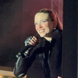 Μαρούσι: Λαμπερή φωταγώγηση του Χριστουγεννιάτικου Δέντρου με την Κατερίνα Λιόλιου