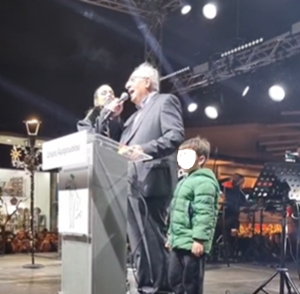 Μαρούσι: Λαμπερή φωταγώγηση του Χριστουγεννιάτικου Δέντρου με την Κατερίνα Λιόλιου