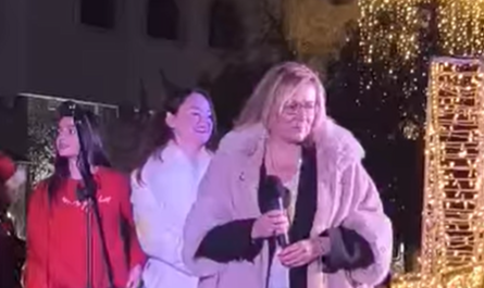"Φωταγώγηση Χριστουγεννιάτικου Δένδρου στα Μελίσσια" Μια Λαμπερή γιορτή στην Πλατεία Μικρασιατών
