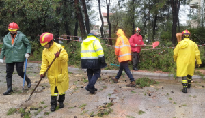 Παπάγου Χολαργού: Συντονισμένη αντιμετώπιση της κακοκαιρίας “Byron” από όλες τις υπηρεσίες και τους εθελοντές Παπάγου Χολαργού: Συντονισμένη αντιμετώπιση της κακοκαιρίας “Byron” από όλες τις υπηρεσίες και τους εθελοντές