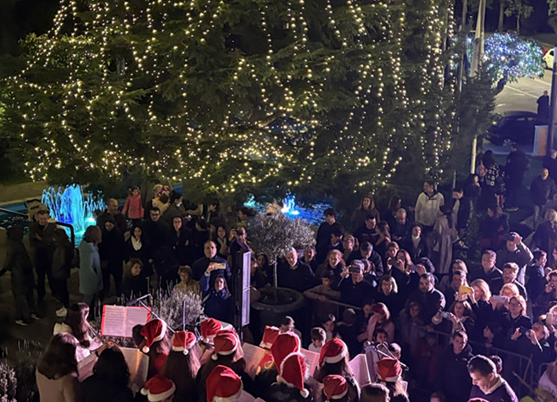 «Έλαμψε το Πνεύμα των Χριστουγέννων» Η φωταγώγηση του Δέντρου στον Δήμο Παπάγου Χολαργού