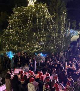 «Έλαμψε το Πνεύμα των Χριστουγέννων» Η φωταγώγηση του Δέντρου στον Δήμο Παπάγου Χολαργού