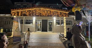 Πεντέλη: Λαμπερή εκδήλωση για το «Άναμμα του Χριστουγεννιάτικου Δέντρου» στη Νέα Πεντέλη