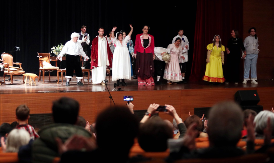 Λυκόβρυση  Πεύκη: Θρίαμβος της Συμπερίληψης με τον «Κατά Φαντασίαν Ασθενή» στο Δημοτικό Θέατρο