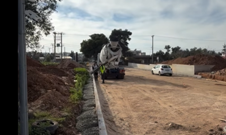 Λυκόβρυση Πεύκη: Συνεχίζεται η διάνοιξη των οδών περιμετρικά του οικοδομικού τετραγώνου που βρίσκεται το ημιτελές κλειστό γυμναστήριο Λυκόβρυσης