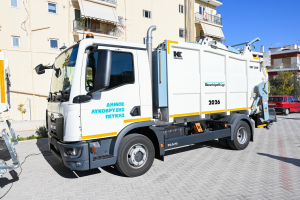 Σημαντική αναβάθμιση στην καθαριότητα του Δήμου Λυκόβρυσης Πεύκης με την παραλαβή νέου στόλου οχημάτων Σημαντική αναβάθμιση στην καθαριότητα του Δήμου Λυκόβρυσης Πεύκης με την παραλαβή νέου στόλου οχημάτων